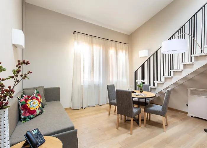 Porta San MamoloAlbergo